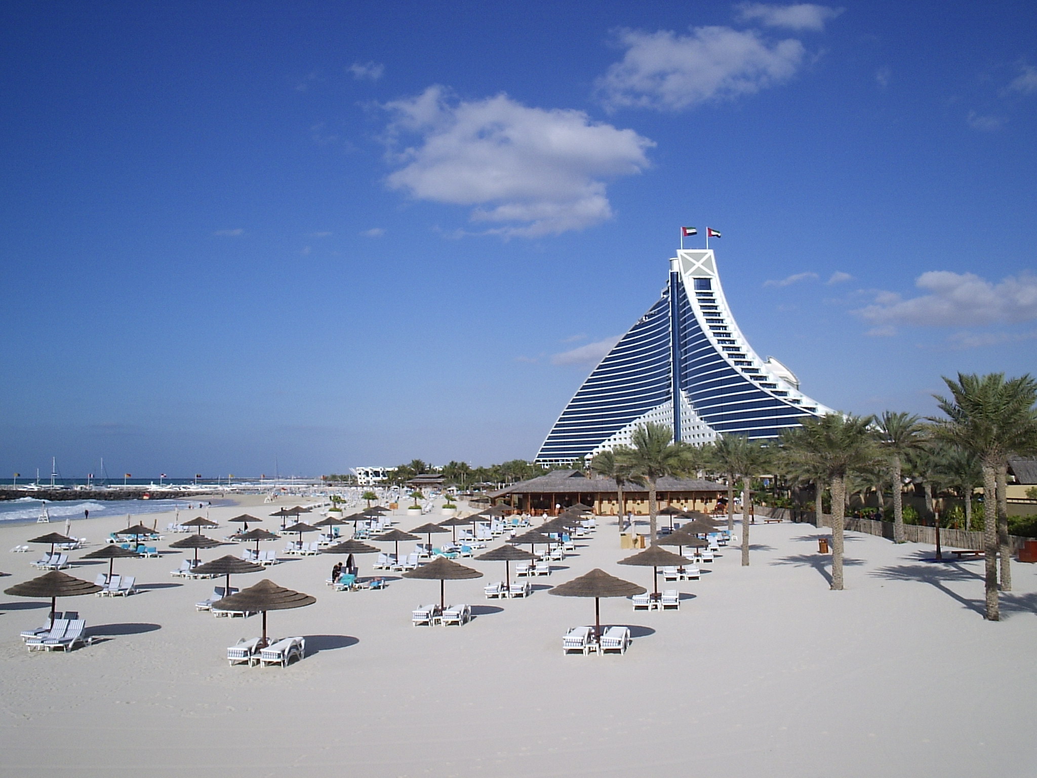 Пляж джумейра в дубае. Джумейра Бич. Джумейра Бич пляж. Jumeirah Beach пляж Дубай.