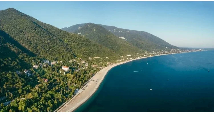 Отдых на море в Абхазии на поезде (Гостиница «Ангелина»)